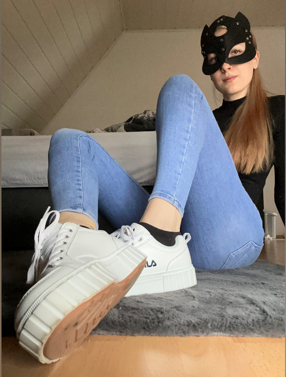 SocksFeet_Misstress_Nina Onlyfans pictures